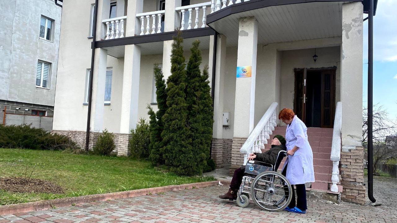 Опіка 24/7 — будинок для літніх людей у Тернополі
